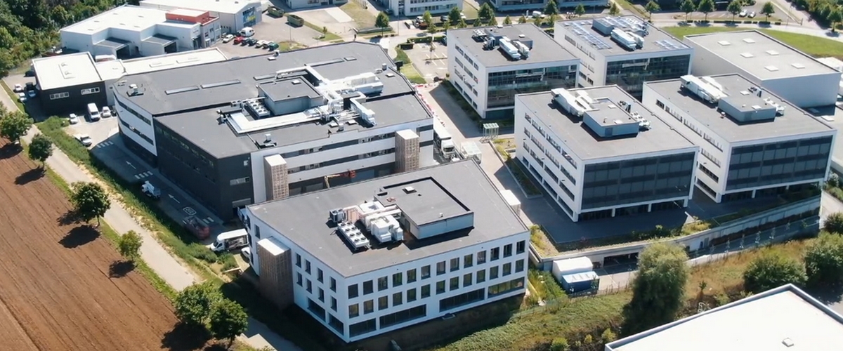 Campus Contern, complexe de bureaux, écologie, navette autonome, certification BREEAM, construction durable, limiter le gaspillage énergétique, isolation, automatisation, système de purification de l’air intérieur, BioOrg, tri des déchets, gaspillage, mobilité, covoiturage, ruche sur le toit