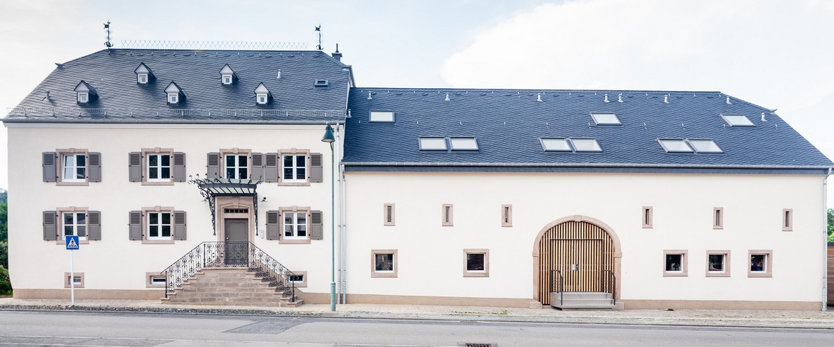 Fonds du logement, rénovation, logements sociaux, artisans, corps de logis et la grange, réhabilitation, ferme du 18e siècle, Arcus asbl, construction durable