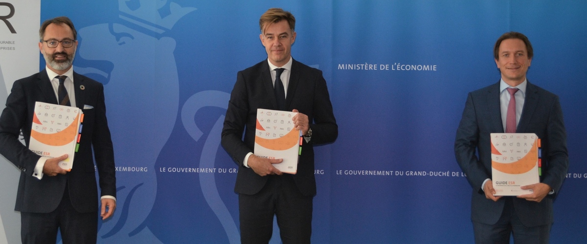 Norman Fisch, secrétaire général INDR, Franz Fayot, ministre de l’Économie, Jean-Paul Olinger, directeur de l’UEL et de l’INDR, Guide ESR, Responsabilité sociale de l'entreprise, outil stratégique, résilience de l’entreprise, développer le potentiel des salariés, transition énergétique et environnementale, Institut national pour le développement durable et la responsabilité sociale des entreprises - INDR, semaine européenne du développement durable, créer une économie durable