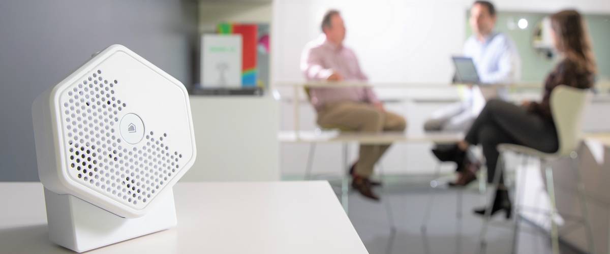 Sensilla, qualité de l’air, environnement de travail, sain, respectueux, capteurs innovants, service complet, abonnement pour la qualité d’air intérieur, santé, bien-être, ventilation, technologies innovantes, purification et la dépollution de l’air intérieur, start-up