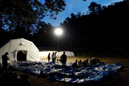 Népal : MSF vient en aide aux habitants des régions montagneuses isolées par hélicoptère