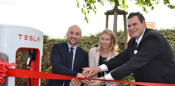 Étienne Schneider a inauguré la première station Superchargeur de Tesla à Munsbach