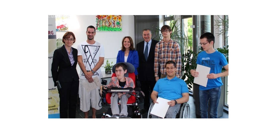 Corinne Cahen remet des certificats au service de formation Kräizbierg