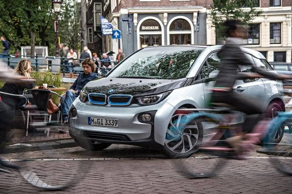 BMW Group unterstützt den Paradigmenwechsel von der auto- zur menschengerechten Stadt.