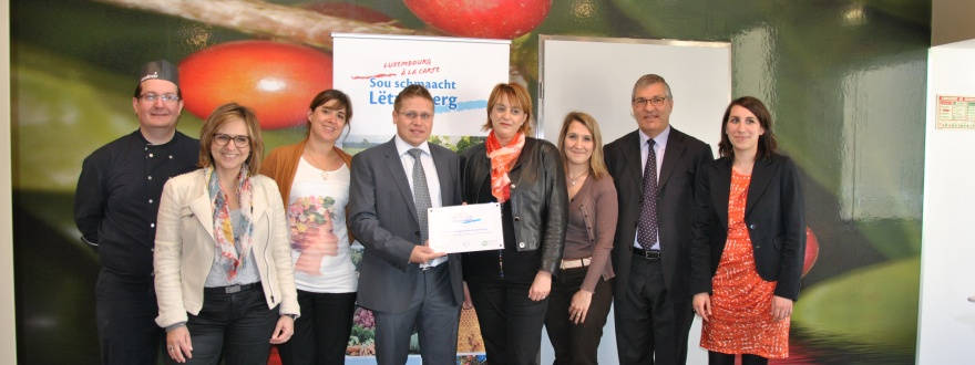 Société Générale B&T et Sodexo signent leur adhésion à la campagne Sou schmaacht Lëtzebuerg