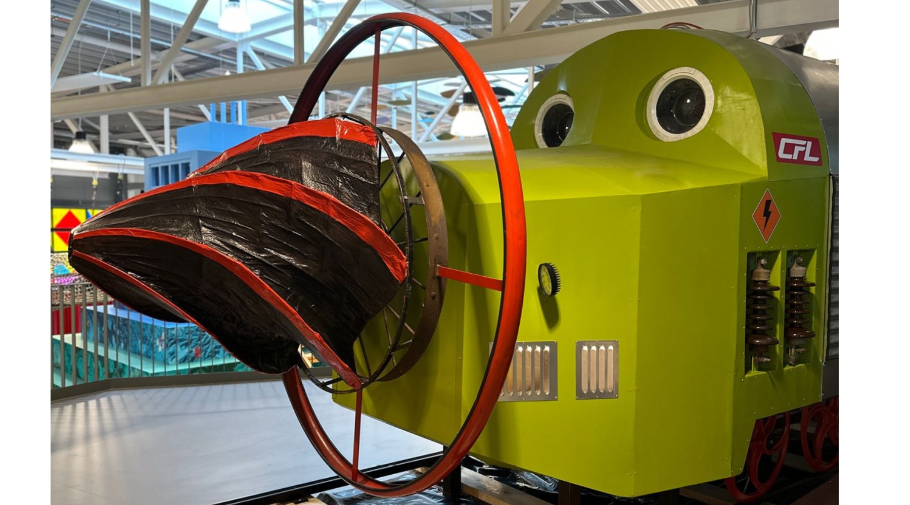 Réalisé en partenariat avec les CFL, dans le hall d'entrée du musée vous attend le « Earth Train » faisant partie intégrante de l'exposition « LOVE ».