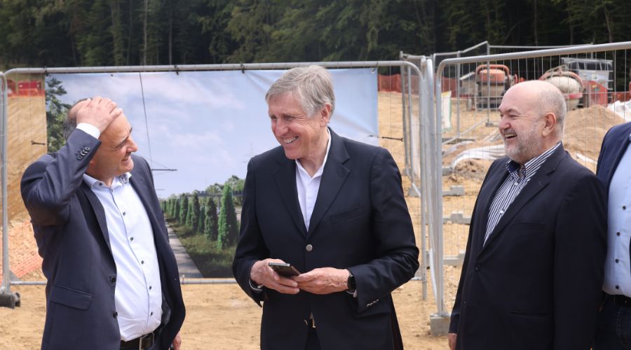 Point presse / Tronçon E : Luxexpo – Findel / Patrick Goldschmidt, François Bausch au centre, André Von der Marck à droite