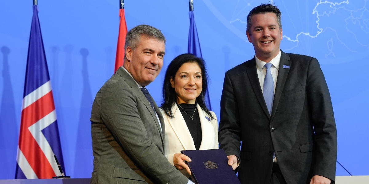Lars Aagaard (ministre du Climat, de l'Énergie et des Services publics du royaume de Danemark), Katherina Reiche (ministre de l'Économie et de l'Énergie de la République fédérale d'Allemagne) et Lex Delles