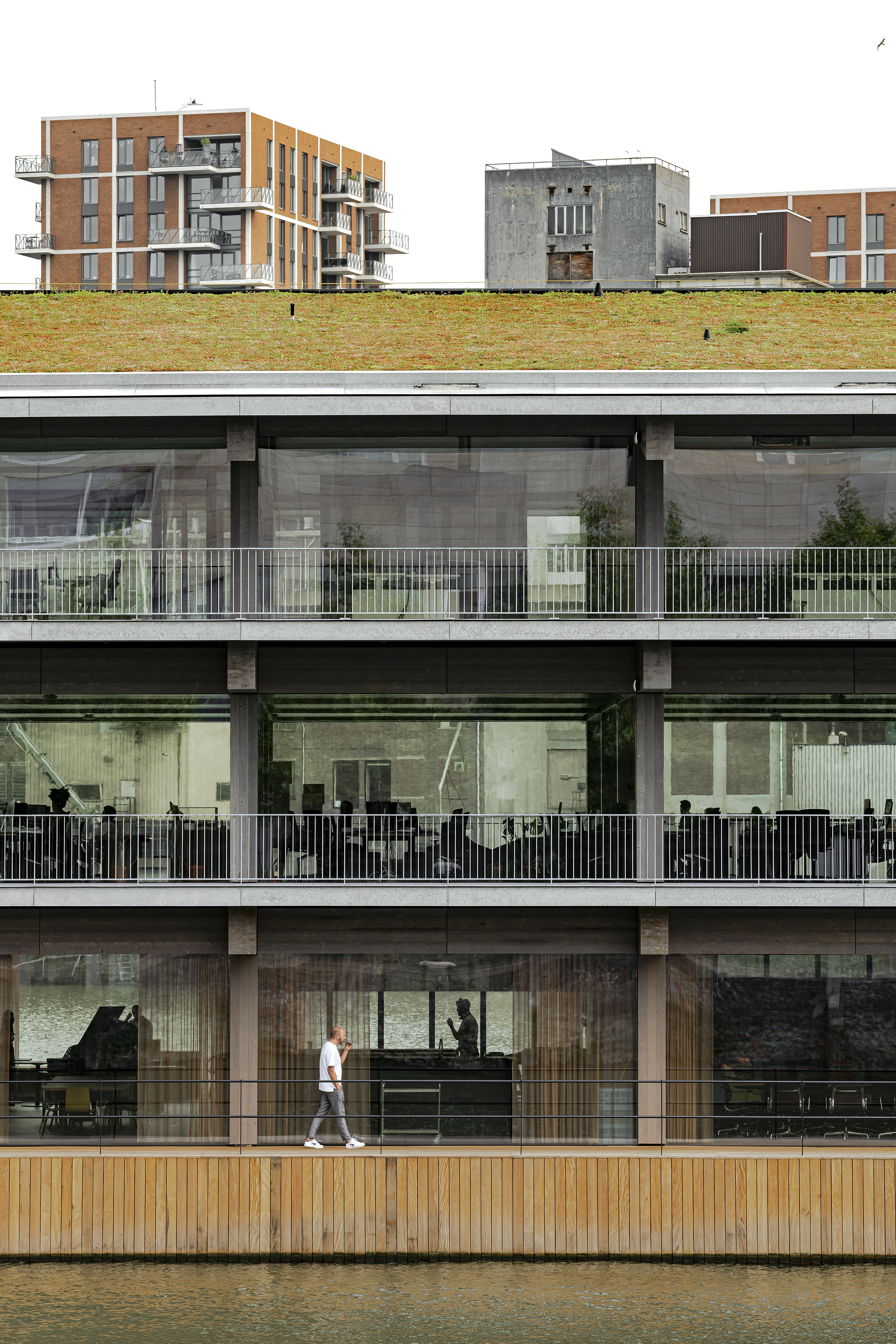 Une structure claire qui rythme les façades.