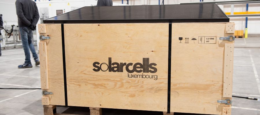 Entièrement noir, le panneau Design de Solarcells compte prochainement couvrir les toitures des maisons luxembourgeoises