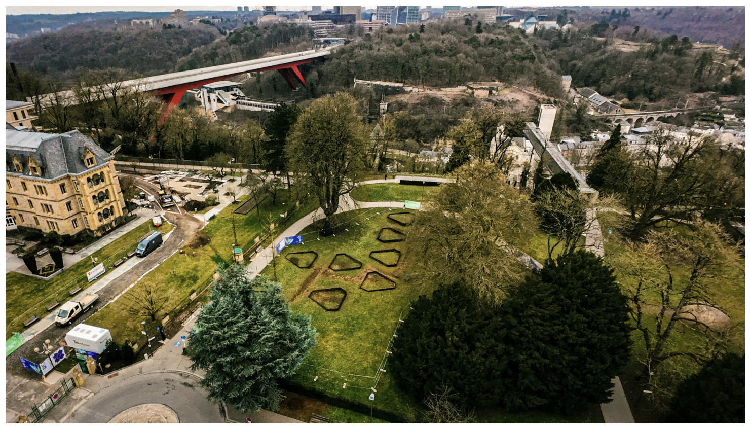 Les {{huit jardins de la Fédération Horticole Luxembourgeoise}}, situés près de la Fondation Pescatore.