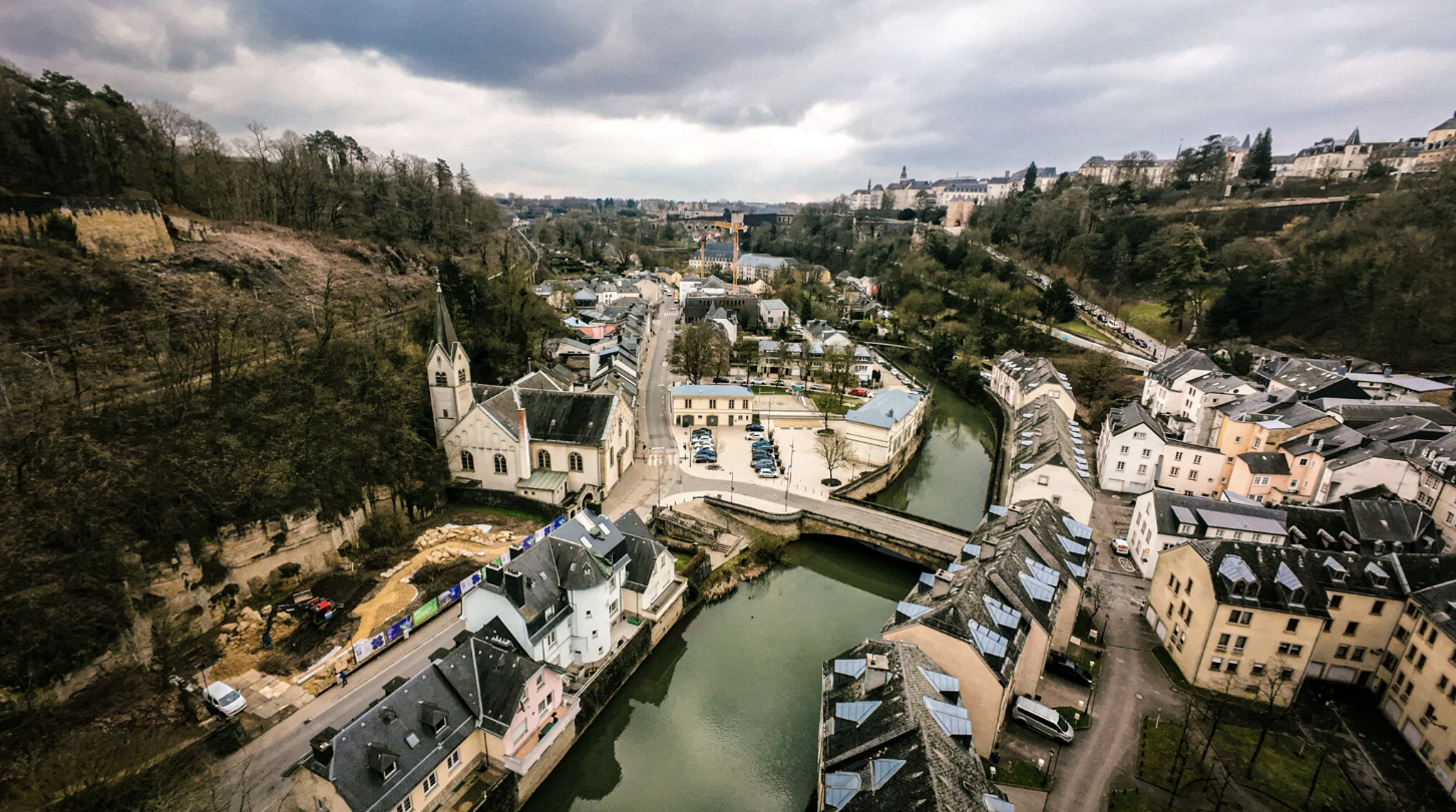 Après l'Effondrement d'OUPAPO, un jardin urbain près de l'église Saint-Mathieu au Pfaffenthal.