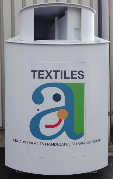 Au Luxembourg, l'ASBL Aide aux enfants handicapés du Grand-Duché se charge de la collecte des vêtements et chaussures via près de 200 containers répartis dans le pays.