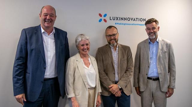 (de g. à dr.) Claude Haagen, ministre de l'Agriculture, de la Viticulture et du Développement rural ; Sasha Baillie, CEO de Luxinnovation ; Claude Hostert, Senior Advisor – Secteur agro-alimentaire, Luxinnovation ; Franz Fayot, ministre de l'Économie