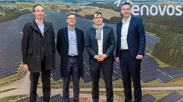 Alain Blau, Directeur administratif et financier, Marc Wengler, Directeur Général des CFL, avec Michael Hauer, secrétaire d'État de Rhénanie-Palatinat et le ministre luxembourgeois de l'Économie et de l'Énergie Lex Delles.