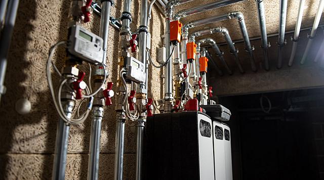 Système de distribution d'énergie et pompes Meibes - Valves, pots de décantation, compteurs de chaleur et raccordements