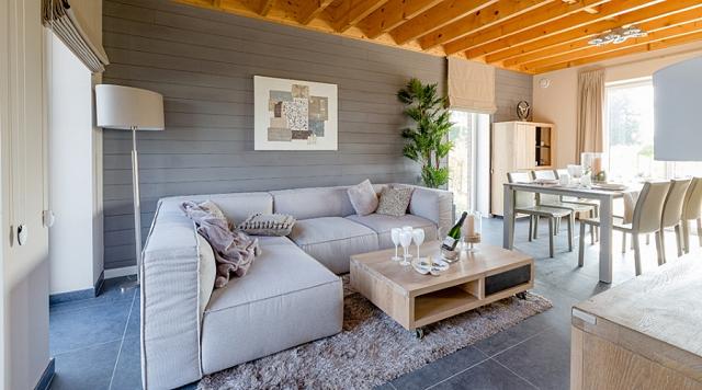 Espace de vie d'une maison témoin à visiter