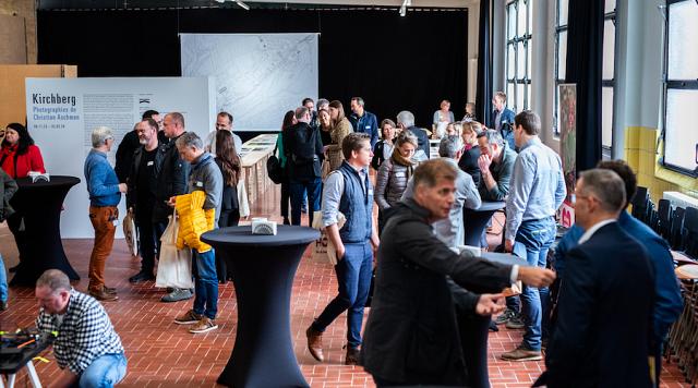 Le networking lunch était également l'occasion de visiter l'exposition de photographies du Kirchberg de Christian Aschman