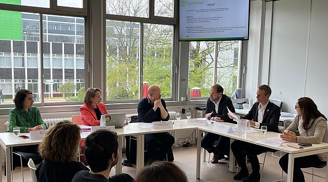 Nancy Thomas, Ariane König, Norry Schneider, Jens Kreisel, Serge Wilmes et Stéphanie Obertin lors de la présentation de SustainLux