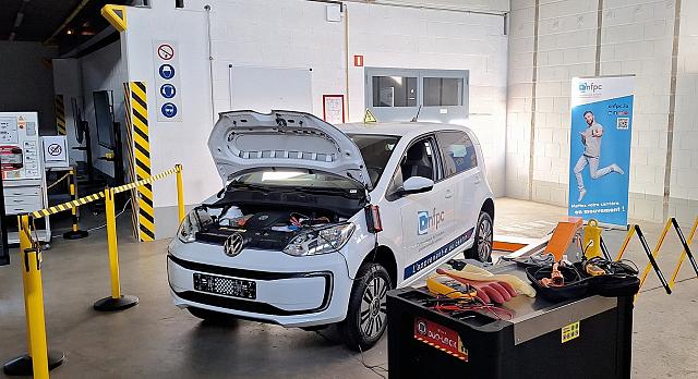 La voiture électrique didactique du site d'Ehlange-sur-Mess du CNFPC. 