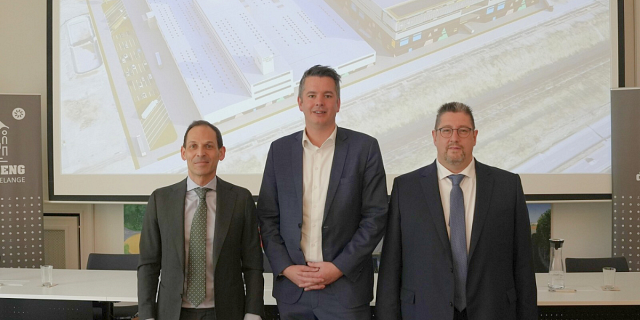 Dan Biancalana (député-maire de la Ville de Dudelange), Lex Delles (ministre de l'Économie, des PME, de l'Énergie et du Tourisme) et Alain Gillet (échevin de la commune de Bettembourg)