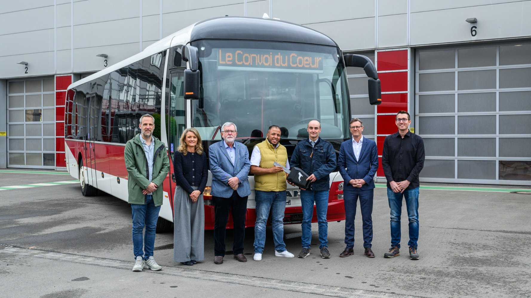 Un bus des CFL à destination du Maroc, au service de la jeunesse