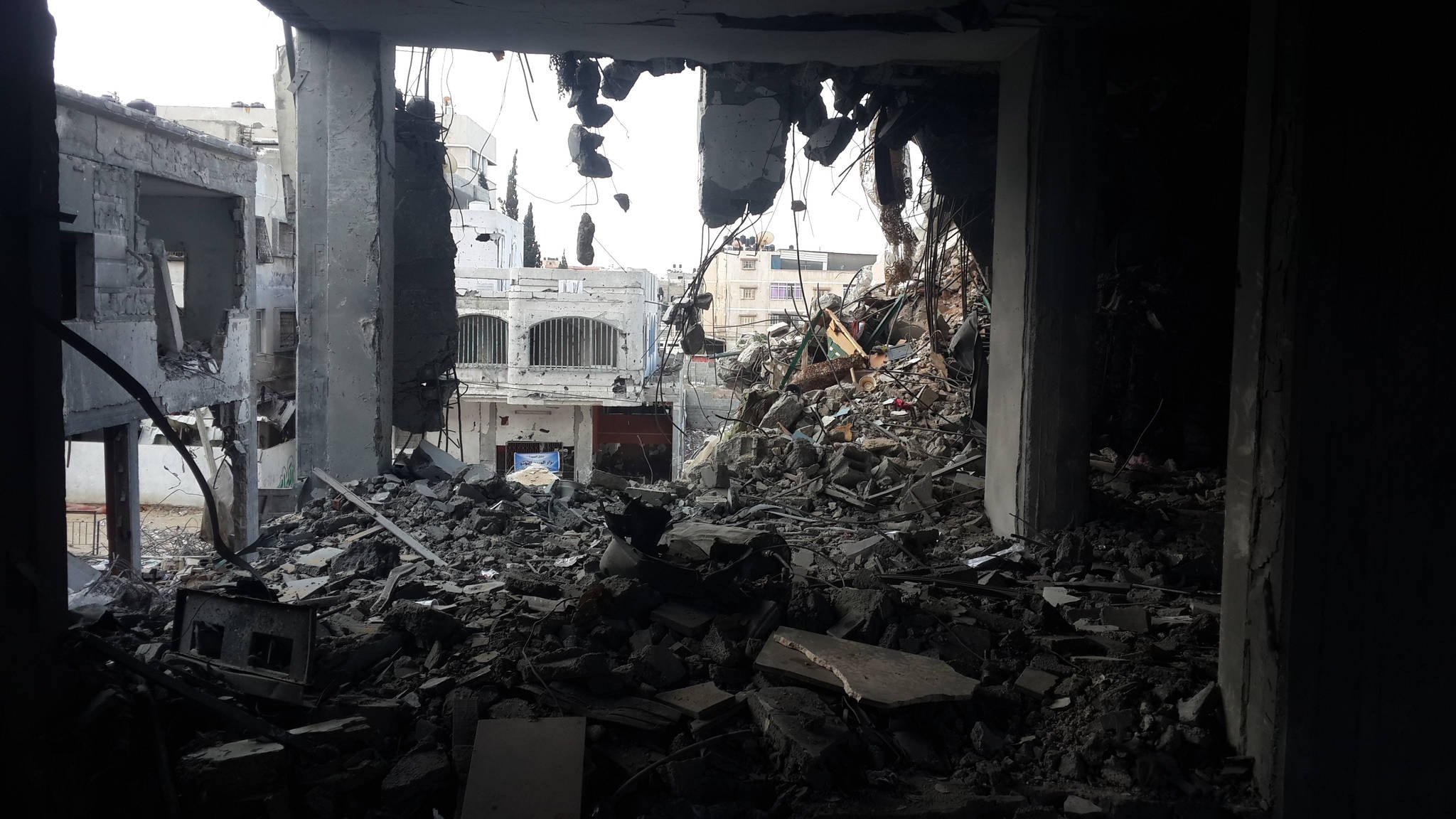 GAZA : des bombes sous les décombres