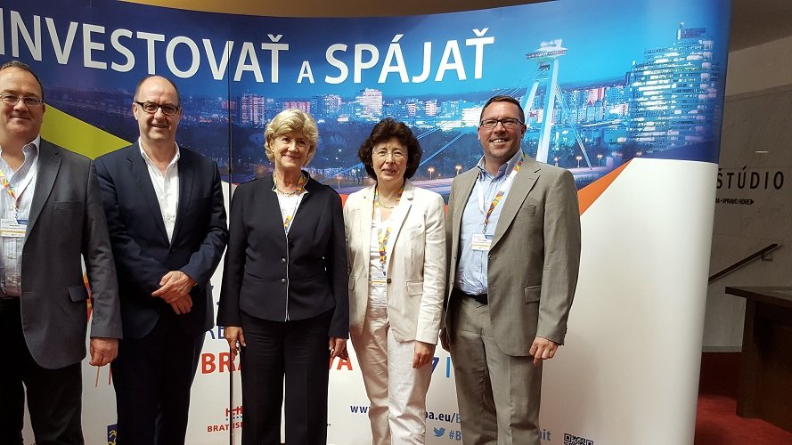 « Investir et connecter »