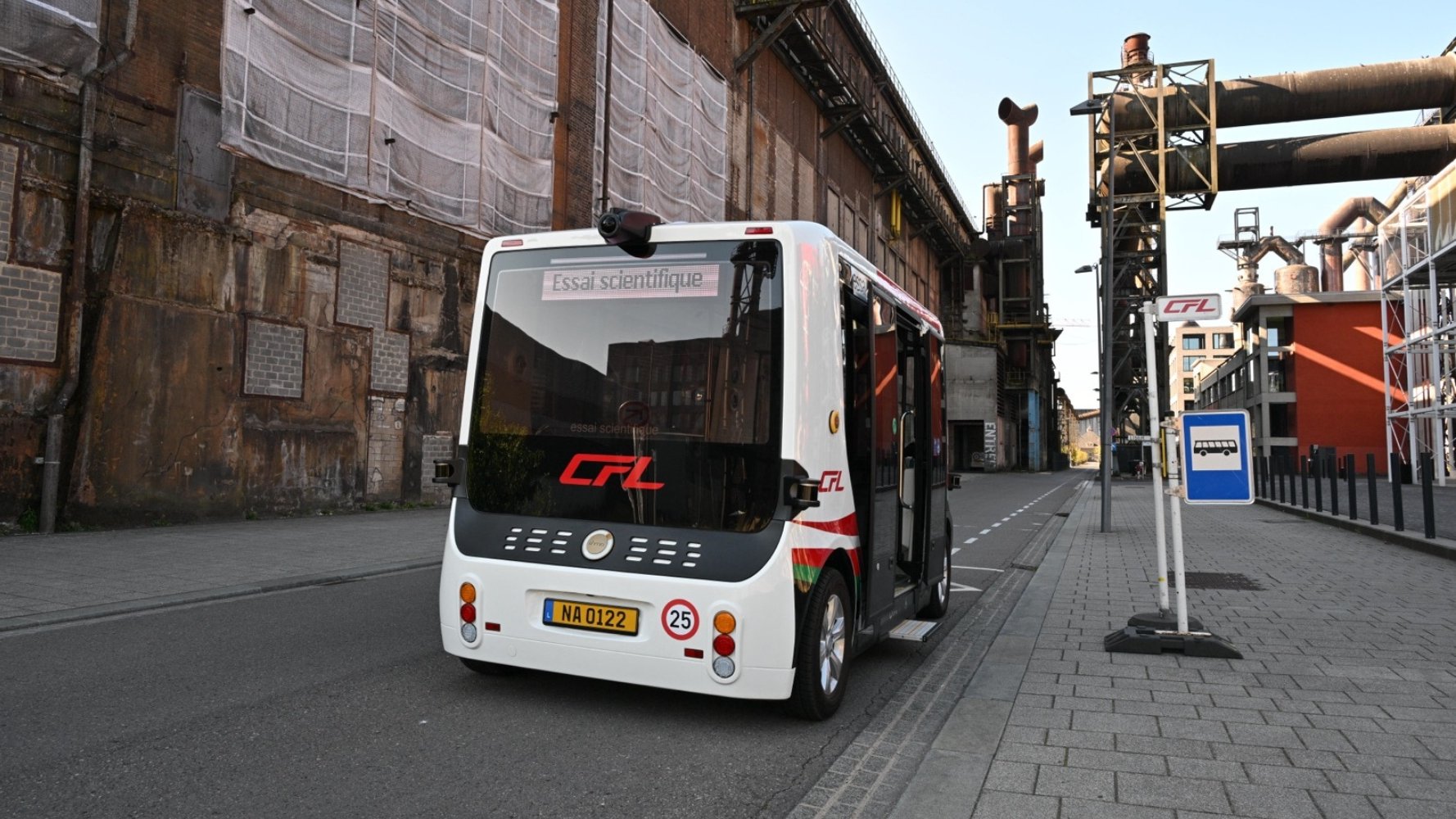 Deux bus autonomes OHMIO en service à Belval avec les CFL