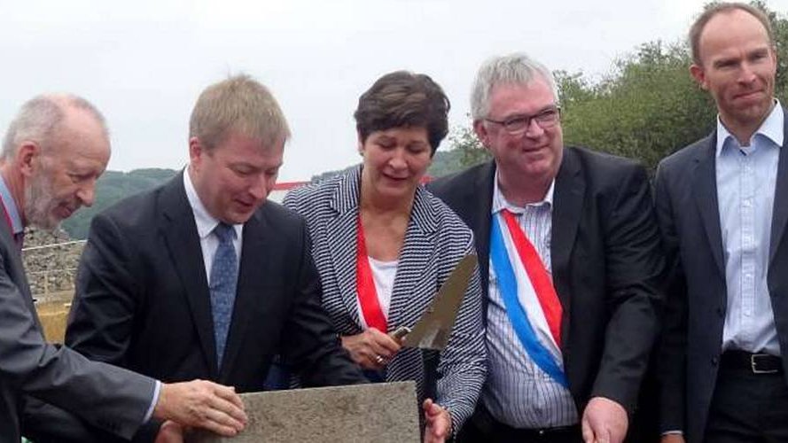 Pose de la première pierre à Contern