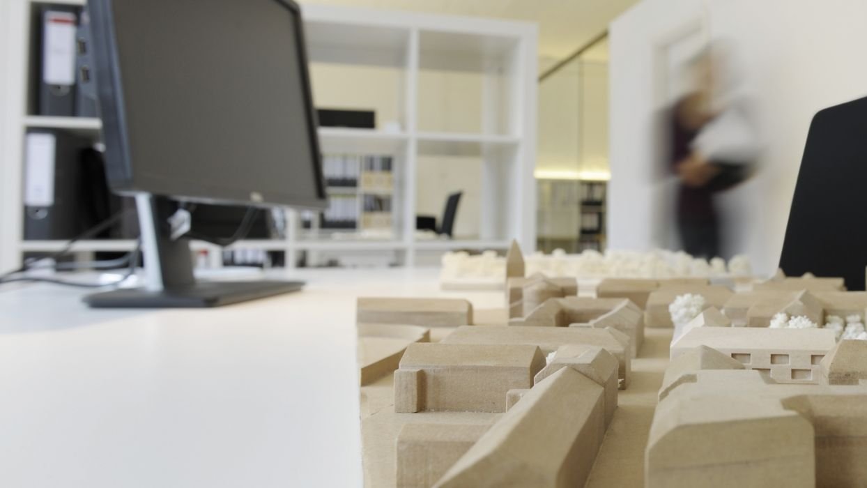 Ein(e) entwurfsarchitekt(in) mit berufserfahrung / WW+