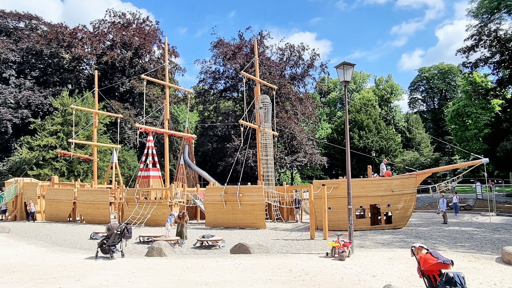 Gérer le sable dans les écoles, les parcs et les aires de jeux au Luxembourg