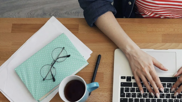 Collaborateur (M/F) au service Front-Office