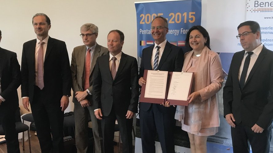 Signature du protocole d'accord sur la coopération énergétique transfrontalière en cas d'urgence