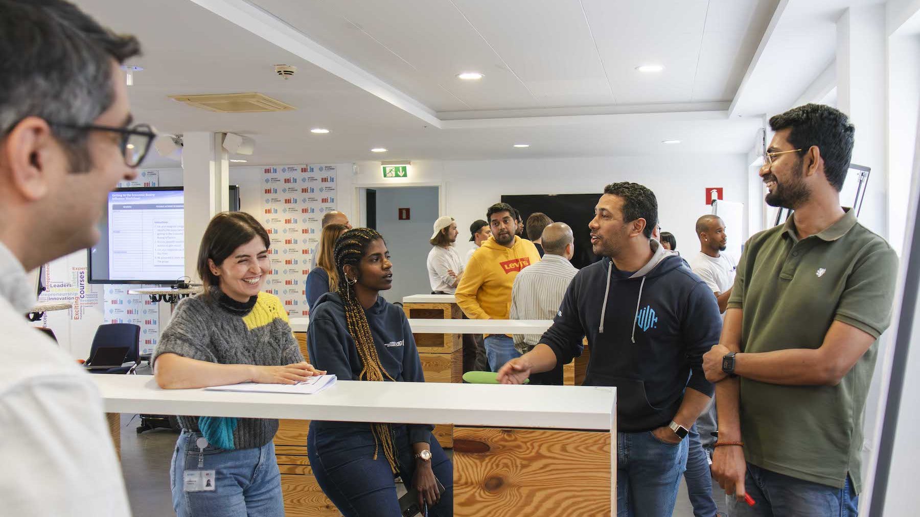 8 start-ups from the Incubator and Entrepreneurship Programme