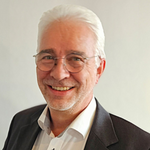 Dr. Ingwer Meinhold : CEO
