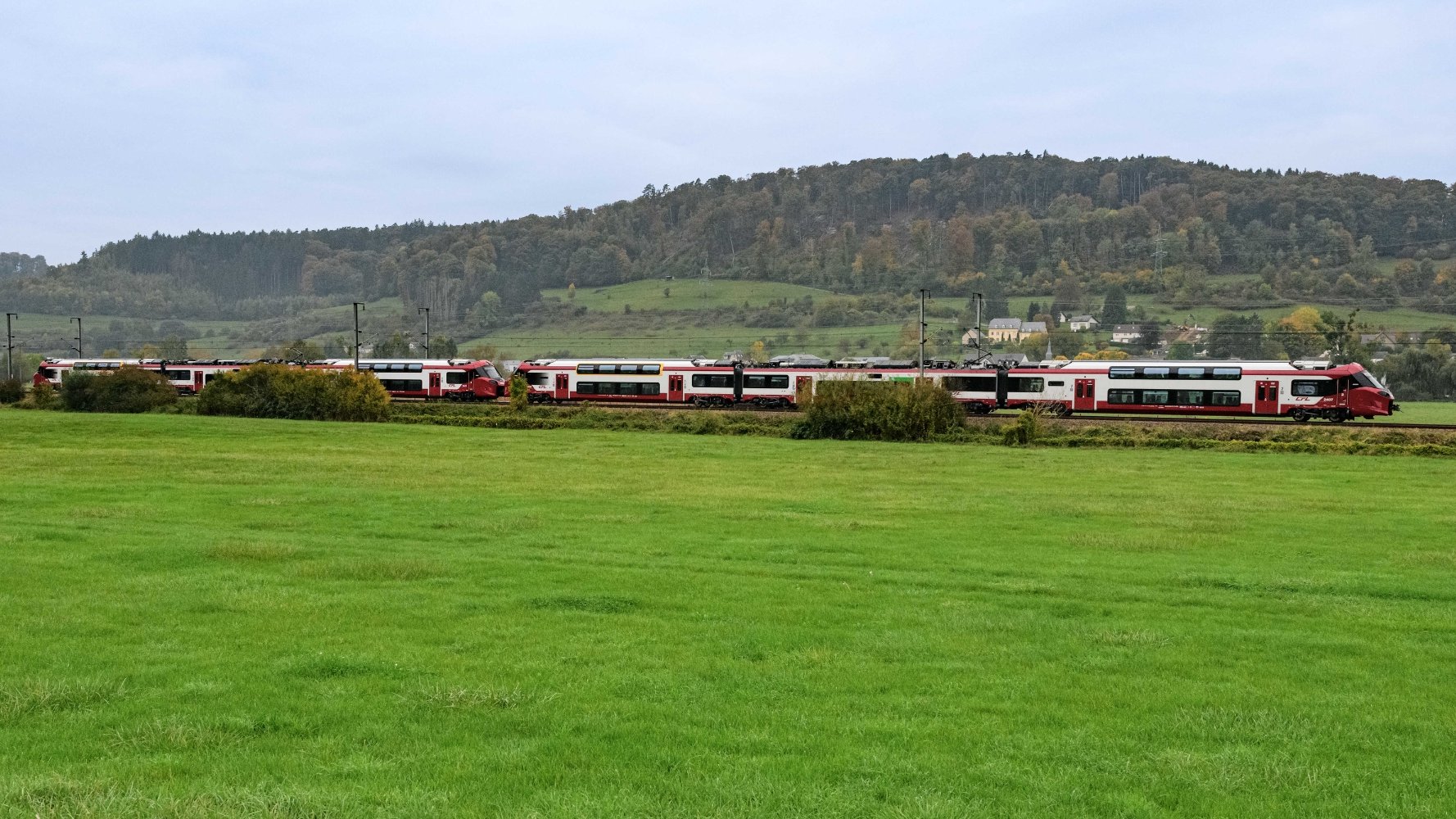 668 places assises en un seul train