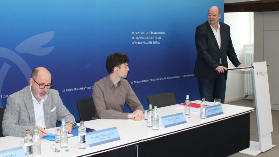 Réaction du gouvernement au « retour du Roundup »