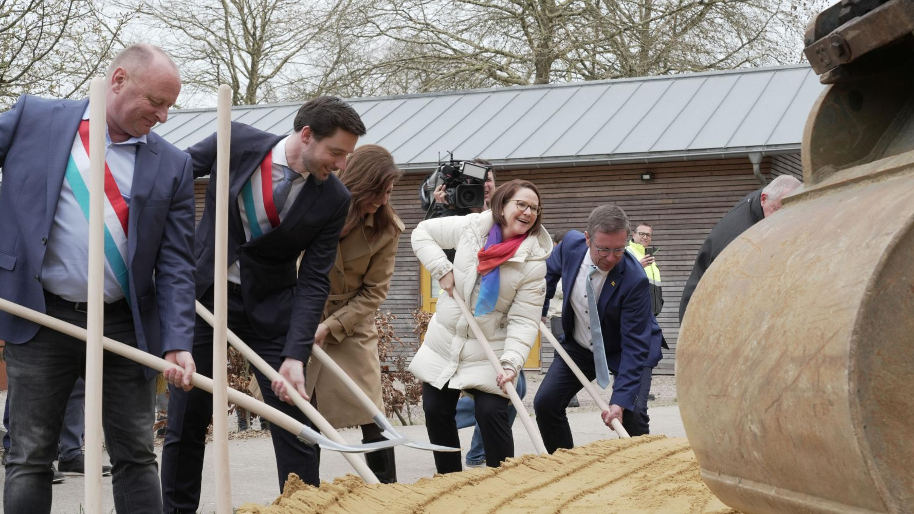 Premier coup de pelle pour la piste cyclable BELU