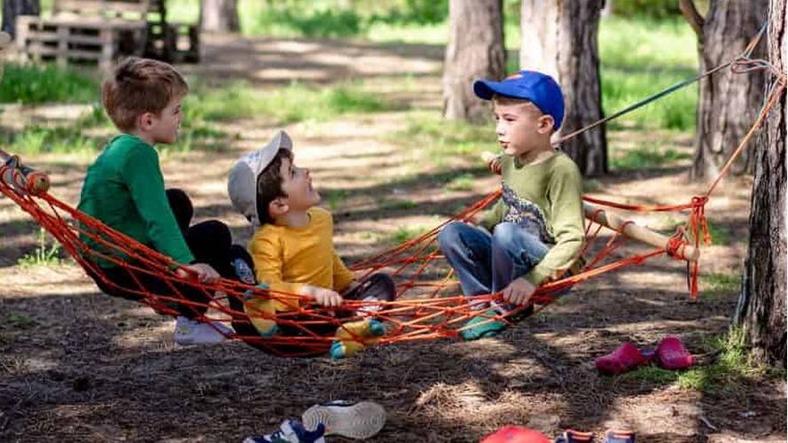 Repenser le rapport des jeunes enfants à leur environnement social et naturel