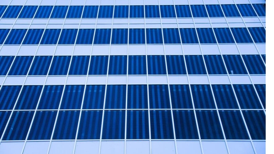 Les vitres solaires vont-elles remplacer les panneaux photovoltaïques ?
