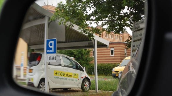L'électrique ne branche pas les luxembourgeois : les entreprises ouvrent la voie