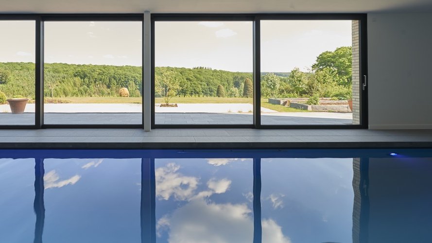Portes et fenêtres au design moderne et intemporel