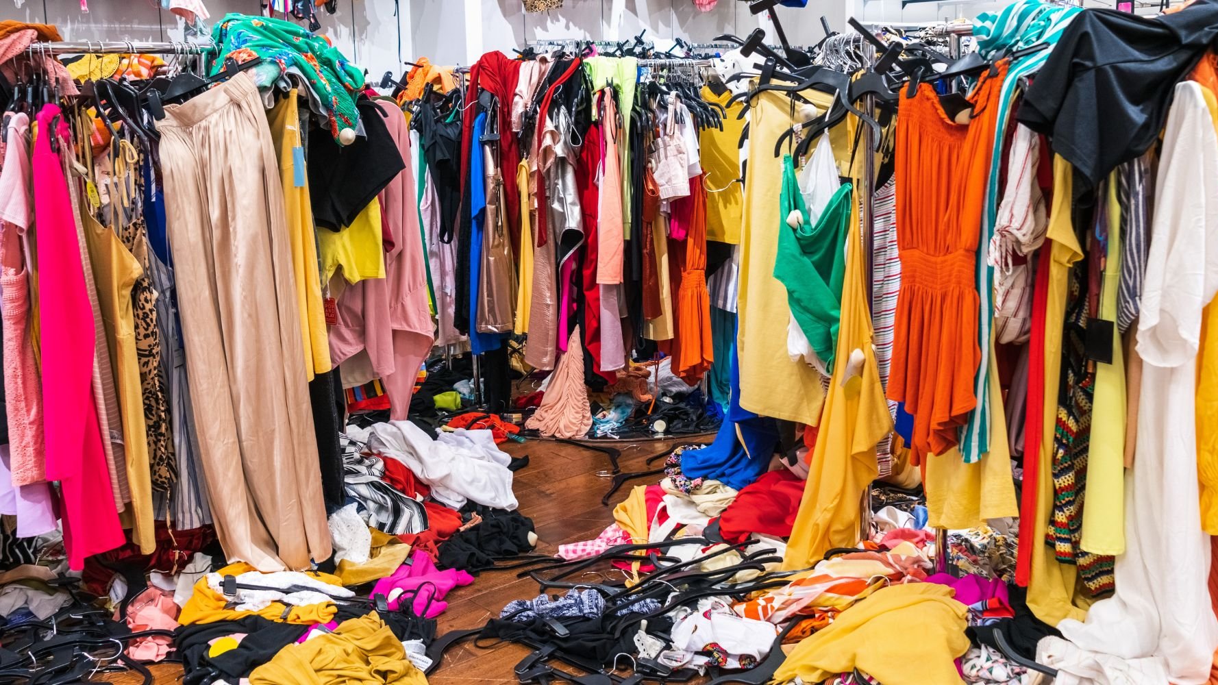 L'UE veut interdire la destruction de chaussures et vêtements invendus