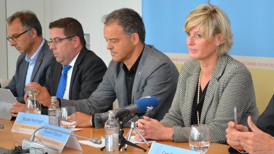 Francine Closener et Camille Gira présentent les mesures en faveur de l'énergie photovoltaïque