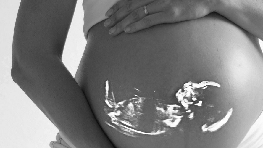 Alerte sur les mélanges de perturbateurs endocriniens pendant la grossesse