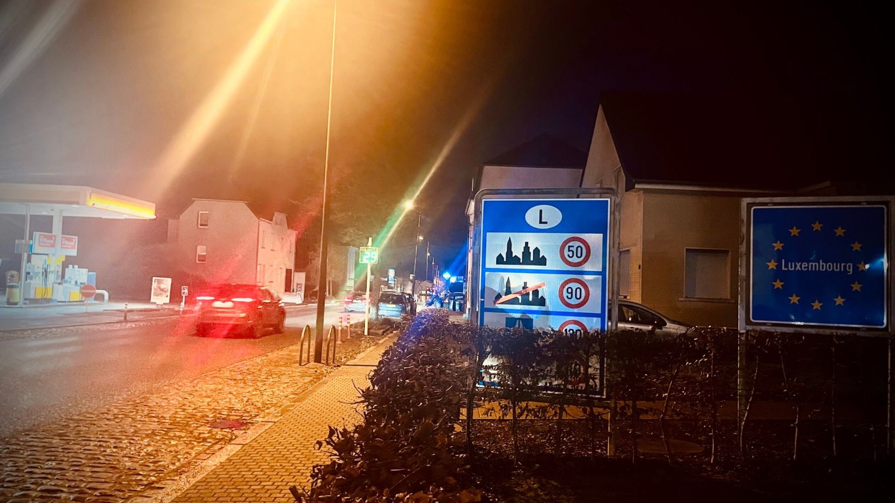 Pompe à essence à la frontière du Luxembourg