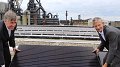 Pose du premier panneau photovoltaïque à la Rockhal, premier des cinq bâtiments publics à Belval qui seront équipés d'installations photovoltaïques